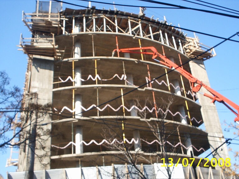 EDIFICIO DE OFICINA, Calle Laprida, Vicente Lopez.